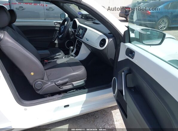 3VW5DAAT9JM505085 2018 VOLKSWAGEN BEETLE White Սալոնի դիմացի տեսք
