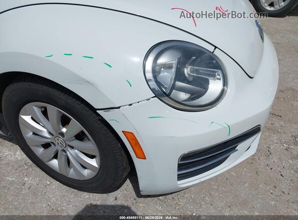 3VW5DAAT9JM505085 2018 VOLKSWAGEN BEETLE White Դիմացի տեսք