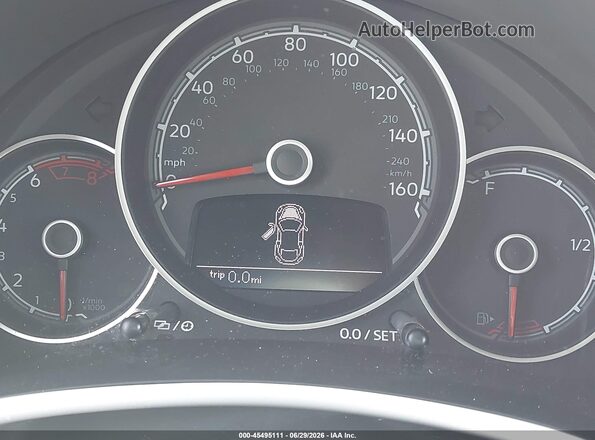 3VW5DAAT9JM505085 2018 VOLKSWAGEN BEETLE White Հետևի նստատեղերի տեսք