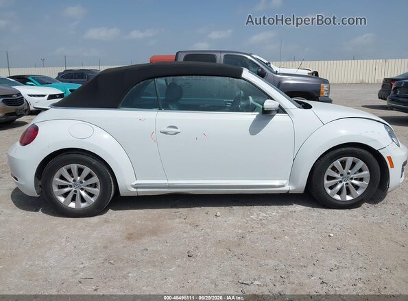 3VW5DAAT9JM505085 2018 VOLKSWAGEN BEETLE White Սարքավորումների վահանակի տեսք