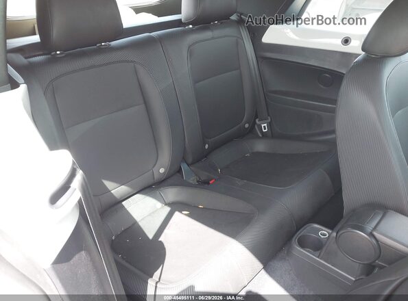 3VW5DAAT9JM505085 2018 VOLKSWAGEN BEETLE White VIN կոդի պիտակի տեսք