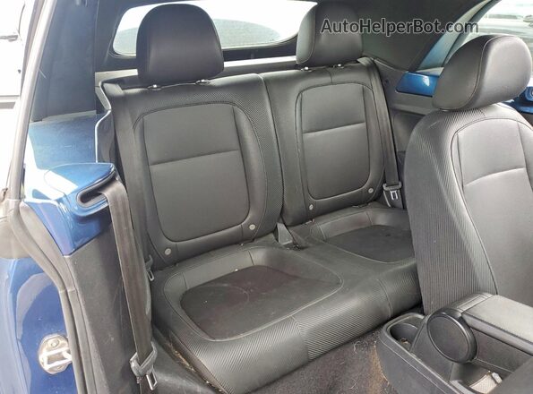 3VW5DAAT9JM514949 2018 VOLKSWAGEN BEETLE Blue Հետևի նստատեղերի տեսք