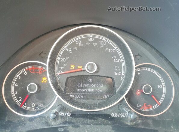 3VW5DAAT9JM514949 2018 VOLKSWAGEN BEETLE Blue Սարքավորումների վահանակի տեսք