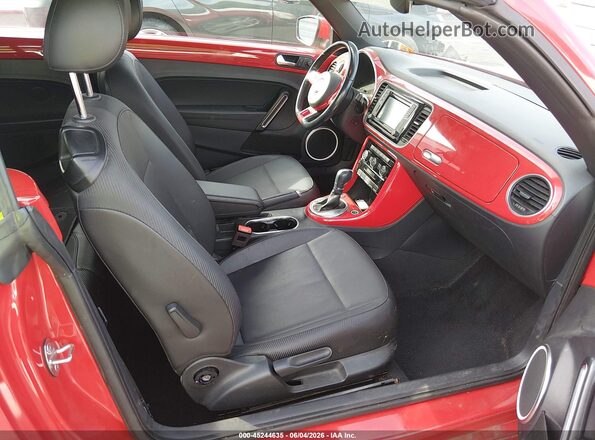 3VW5DAAT9JM517138 2018 VOLKSWAGEN BEETLE Красный 