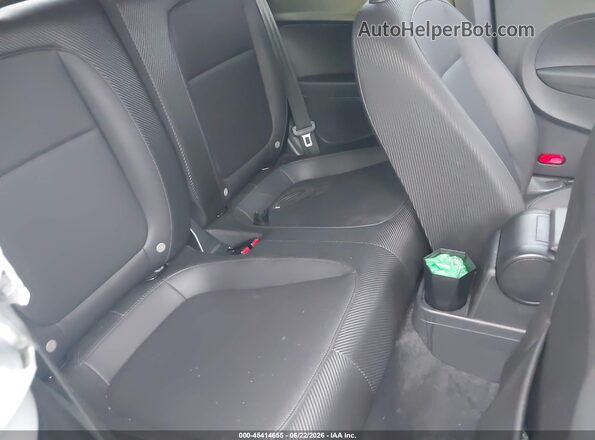 3VW5DAAT9KM502253 2019 VOLKSWAGEN BEETLE Silver Widok naklejki z numerem VIN