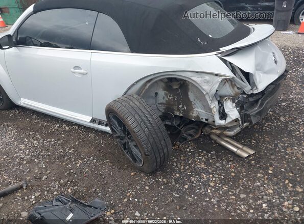 3VW5DAAT9KM502253 2019 VOLKSWAGEN BEETLE Silver Widok z przodu