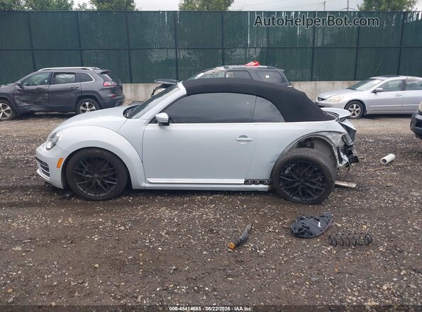 3VW5DAAT9KM502253 2019 VOLKSWAGEN BEETLE Silver Widok wnętrza 360 stopni