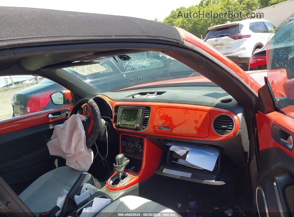 3VW5DAATXJM506830 2018 VOLKSWAGEN BEETLE Orange Vista interior delantera