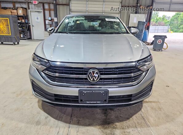 3VW5M7BU1PM012083 2023 VOLKSWAGEN JETTA Серебряный Вид спереди