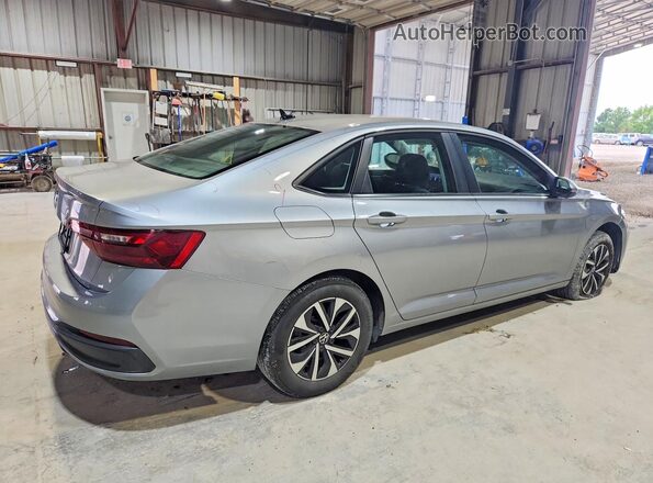 3VW5M7BU1PM012083 2023 VOLKSWAGEN JETTA Серебряный Задняя правая четверть