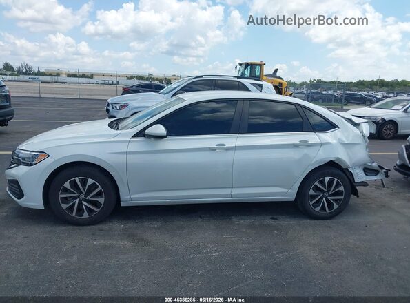 3VW5M7BU1PM020782 2023 VOLKSWAGEN JETTA White Vista interior trasera