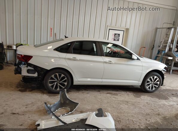 3VW5M7BU9RM100561 2024 VOLKSWAGEN JETTA White Vista interior trasera