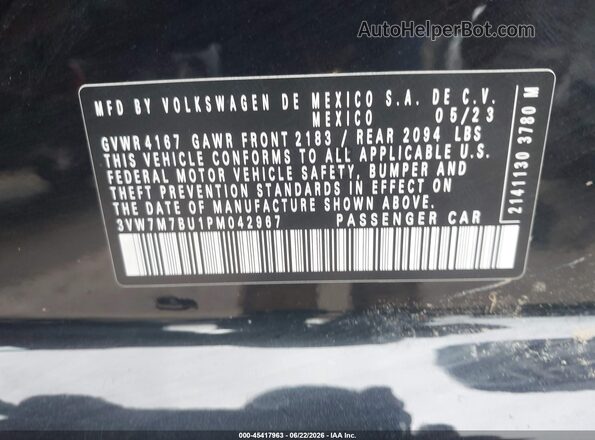 3VW7M7BU1PM042967 2023 VOLKSWAGEN JETTA Black ძრავის განყოფილების ხედი