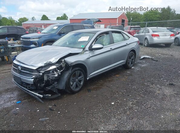 3VW7M7BU3RM081482 2024 VOLKSWAGEN JETTA Silver Vista tres cuartos delantera izquierda