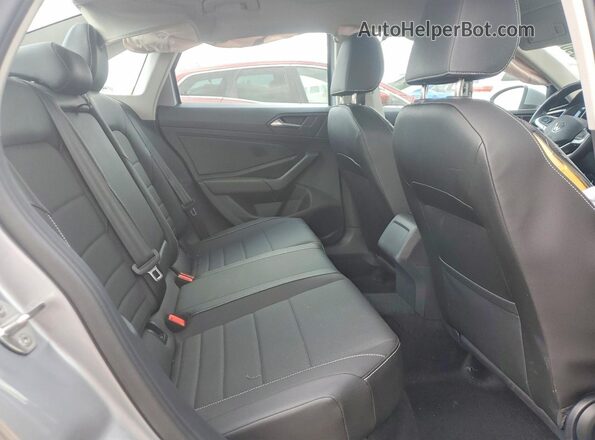 3VW7M7BU4RM093575 2024 VOLKSWAGEN JETTA Silver Rear seats view