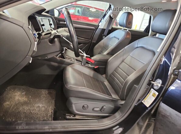 3VW7M7BU7NM034160 2022 VOLKSWAGEN JETTA Black Widok wnętrza z przodu