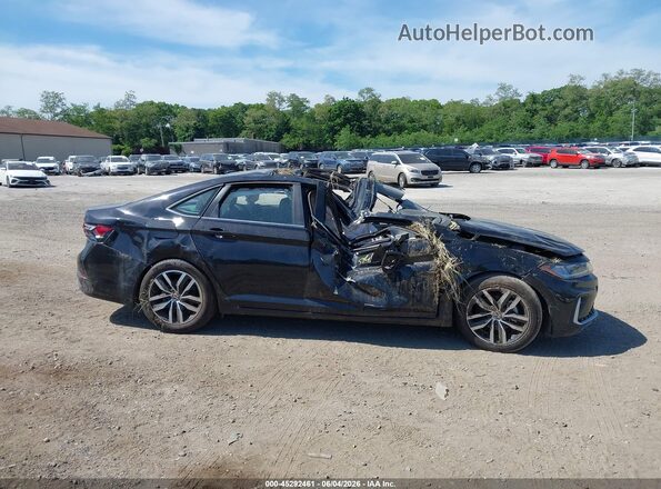 3VW7X7BUXSM028565 2025 VOLKSWAGEN JETTA Черный Вид задней части салона