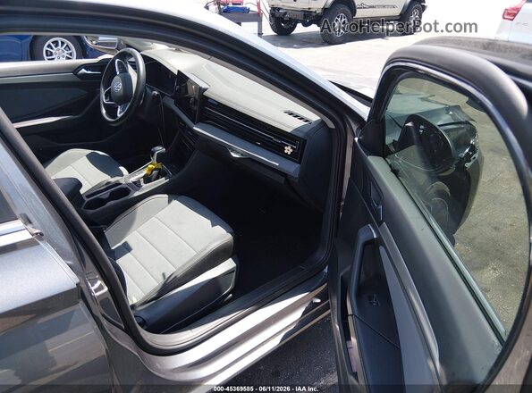 3VW7X7BUXSM074994 2025 VOLKSWAGEN JETTA Gray Вид салону спереду