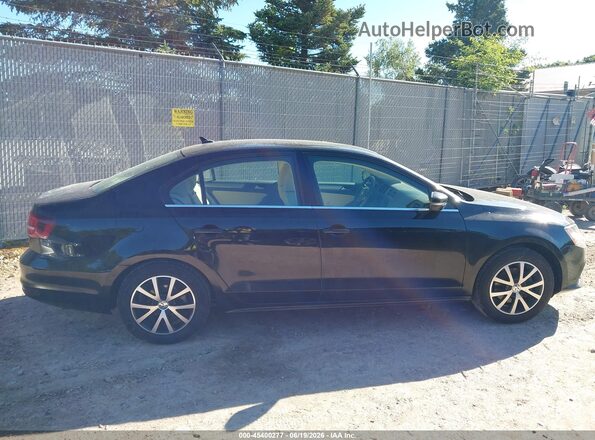 3VWB67AJ0JM211346 2018 VOLKSWAGEN JETTA Black Вид задньої частини салону