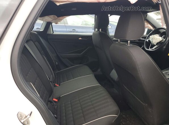 3VWBM7BU3RM049934 2024 VOLKSWAGEN JETTA White Widok tylnych siedzeń