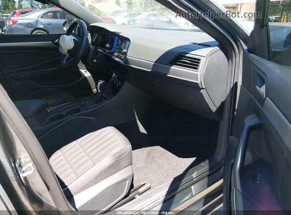 3VWBM7BU6RM016829 2024 VOLKSWAGEN JETTA Gray Widok wnętrza z przodu