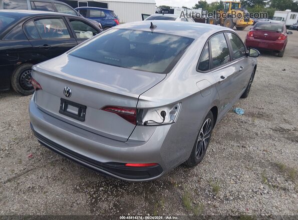 3VWBM7BU6RM073600 2024 VOLKSWAGEN JETTA Серебряный Задняя правая четверть