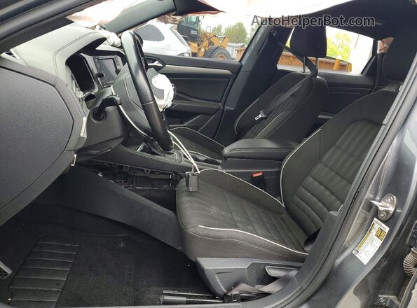 3VWBM7BU7RM025541 2024 VOLKSWAGEN JETTA Gray Вид салону спереду
