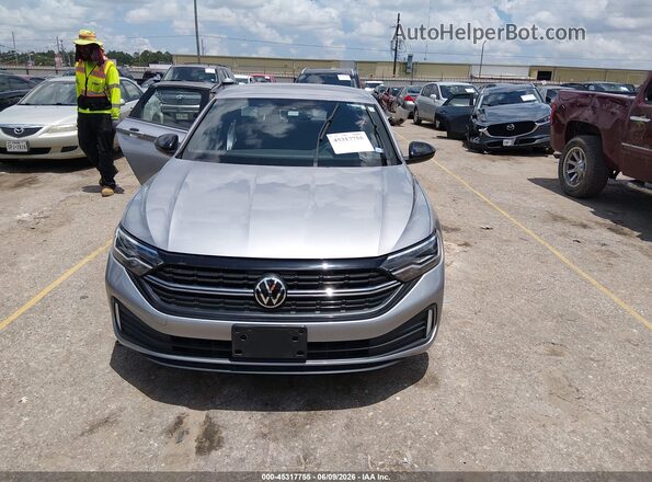 3VWBM7BU8PM028882 2023 VOLKSWAGEN JETTA Silver Սալոնի հետևի տեսք
