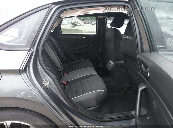 3VWBM7BU9PM034674 2023 VOLKSWAGEN JETTA Серый Вид наклейки с VIN-кодом