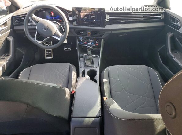 3VWBW7BU2TM003643 2026 VOLKSWAGEN JETTA Silver Առջևի վահանակի տեսք