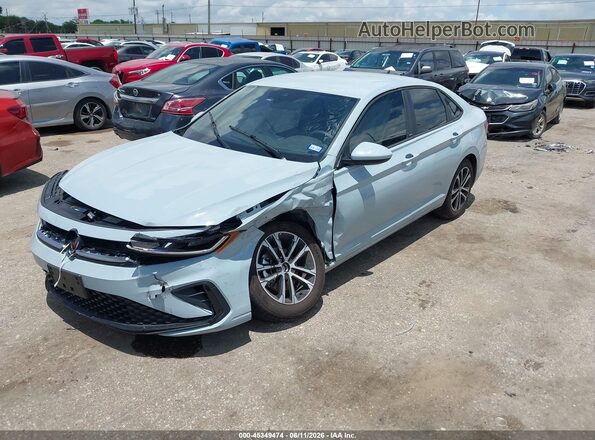3VWBW7BU5TM010053 2026 VOLKSWAGEN JETTA Серый Передняя левая четверть
