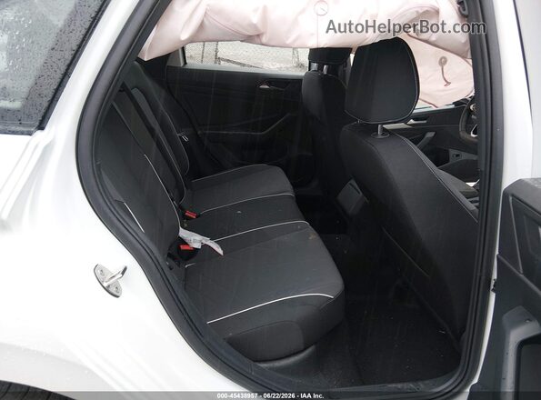 3VWBW7BU9TM017961 2026 VOLKSWAGEN JETTA White Vista de la etiqueta del VIN
