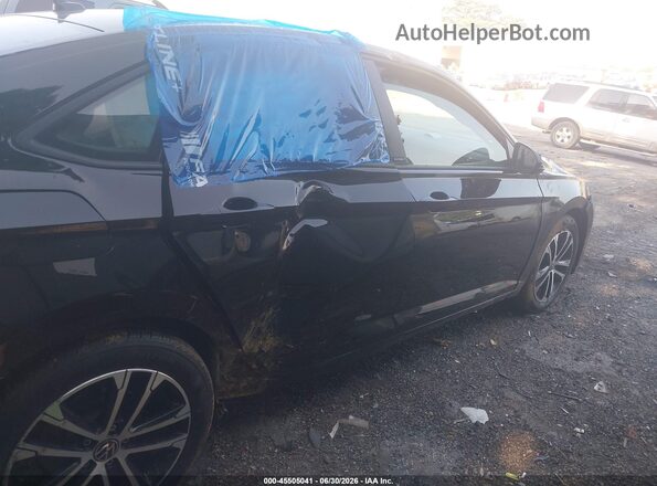 3VWBX7BU9SM031838 2025 VOLKSWAGEN JETTA Черный Вид спереди