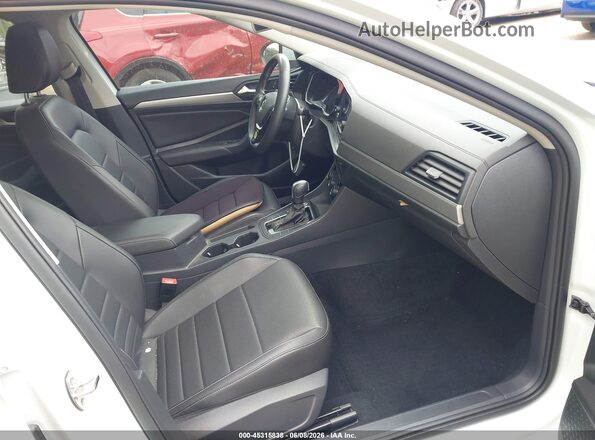 3VWC57BU6MM001886 2021 VOLKSWAGEN JETTA White Вид салону спереду