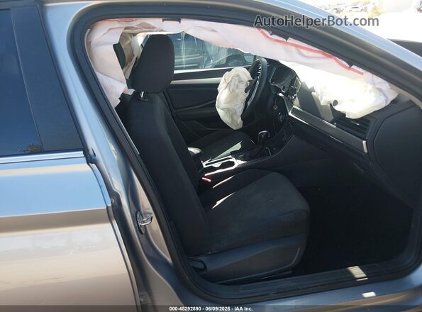 3VWC57BU7MM100006 2021 VOLKSWAGEN JETTA Silver Front interior view