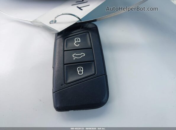 3VWC57BUXKM018591 2019 VOLKSWAGEN JETTA Blue Vista del salpicadero