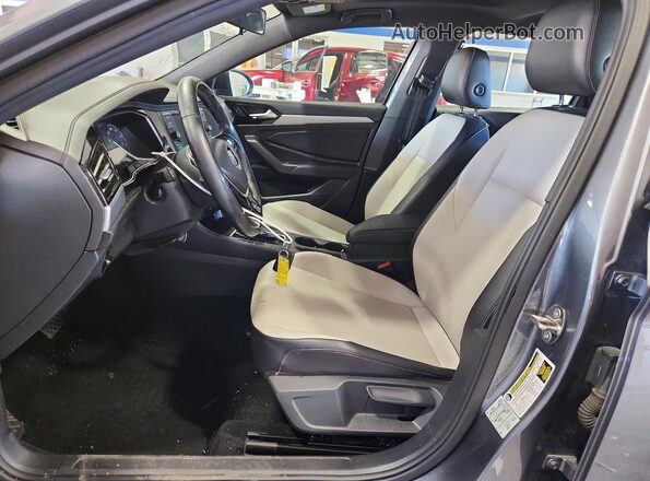 3VWC57BUXKM090827 2019 VOLKSWAGEN JETTA Gray Вид салону спереду