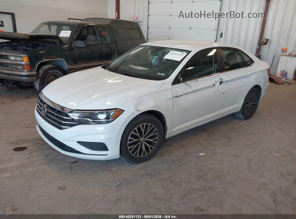 3VWC57BUXMM013314 2021 VOLKSWAGEN JETTA White წინა მარცხენა ხედი სამი მეოთხედიდან