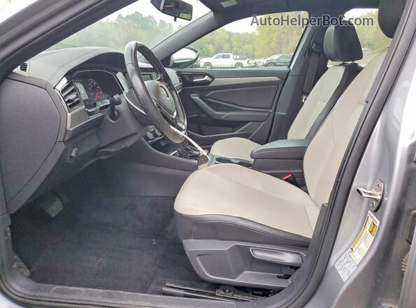 3VWCB7BU0LM029061 2020 VOLKSWAGEN JETTA Серебряный Вид салона спереди