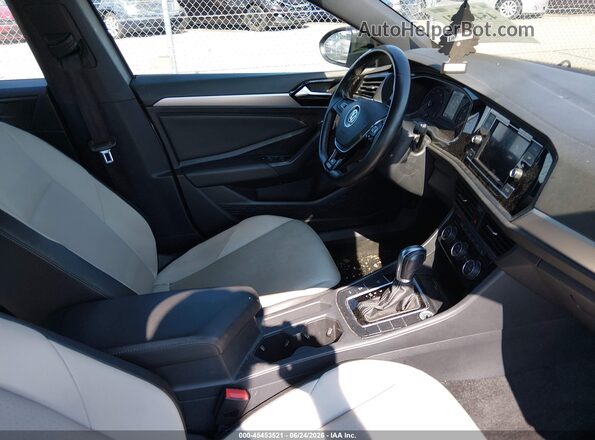 3VWCB7BU1KM269668 2019 VOLKSWAGEN JETTA Silver Вид салону спереду