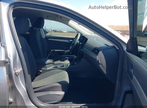 3VWCB7BU3KM183259 2019 VOLKSWAGEN JETTA Silver Вид салону спереду
