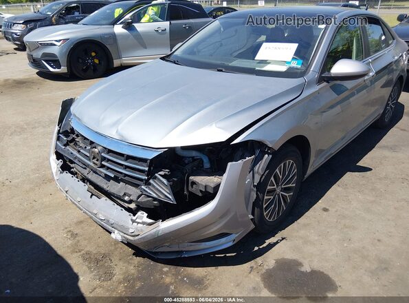 3VWCB7BU4LM003062 2020 VOLKSWAGEN JETTA Silver Widok z przodu