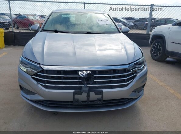 3VWCB7BU6KM271920 2019 VOLKSWAGEN JETTA Silver Widok z przodu