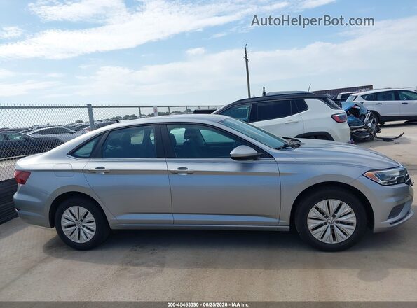 3VWCB7BU6KM271920 2019 VOLKSWAGEN JETTA Silver Widok wnętrza z tyłu