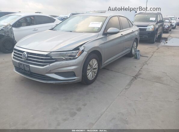 3VWCB7BU9KM217334 2019 VOLKSWAGEN JETTA Серебряный Передняя левая четверть