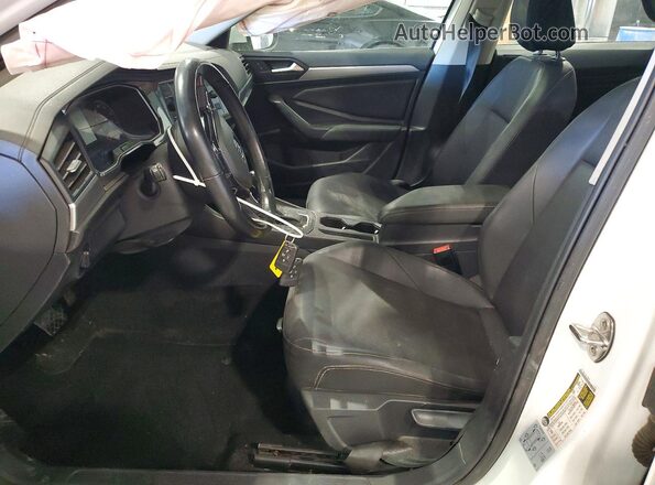 3VWCB7BU9KM230357 2019 VOLKSWAGEN JETTA White Front interior view