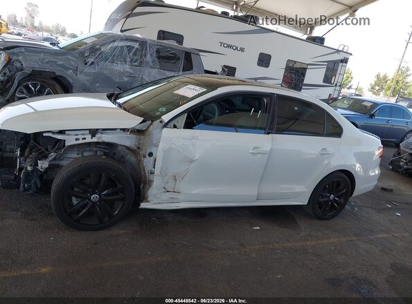 3VWD17AJ3JM247393 2018 VOLKSWAGEN JETTA White 