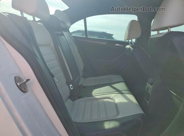 3VWD17AJ9HM398474 2017 VOLKSWAGEN JETTA White Widok tylnych siedzeń