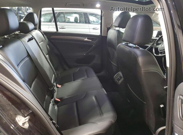 3VWD17AU6JM768392 2018 VOLKSWAGEN GOLF Black 