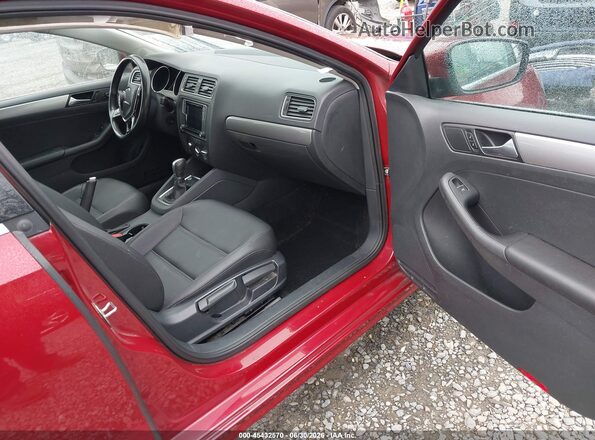 3VWD67AJ5GM365892 2016 VOLKSWAGEN JETTA Red 